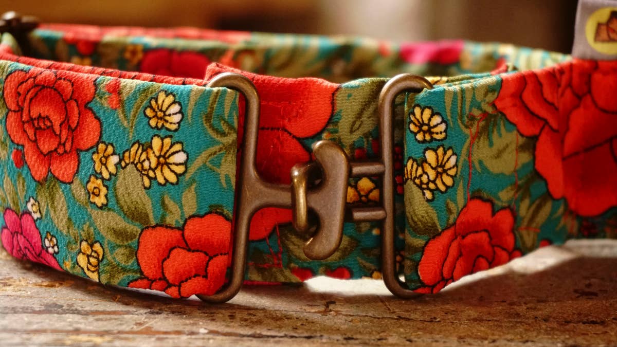Handcrafted collar