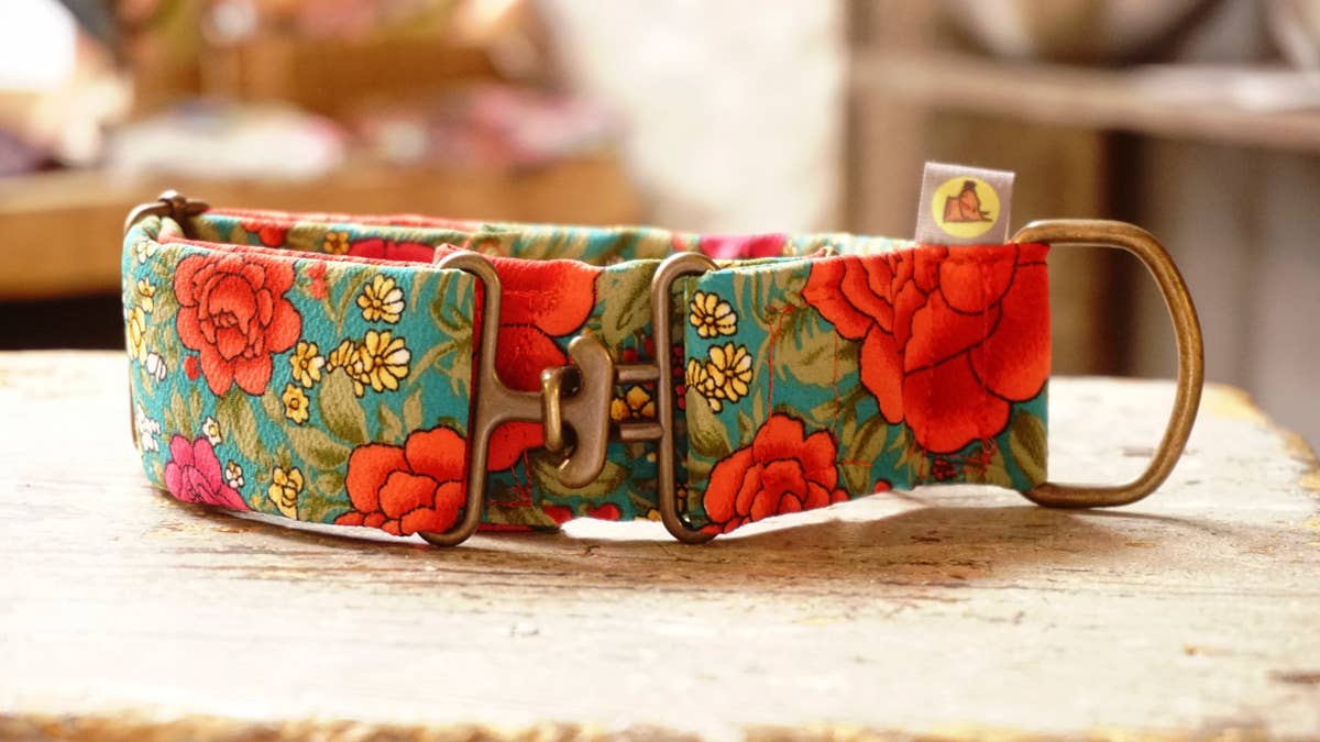 Handcrafted collar