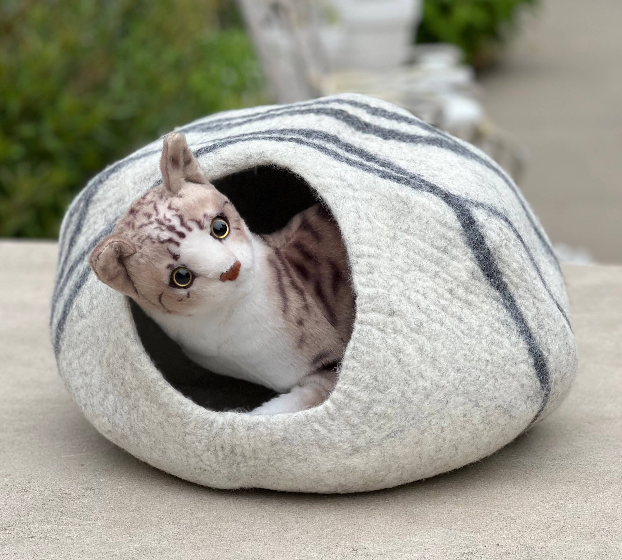 Hand Made Felt Wool Cat Cave / Cat Bed / Warm Cat House