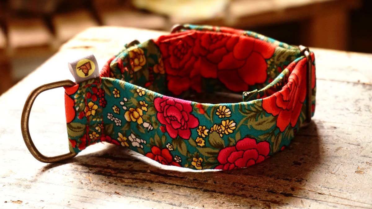 Handcrafted collar