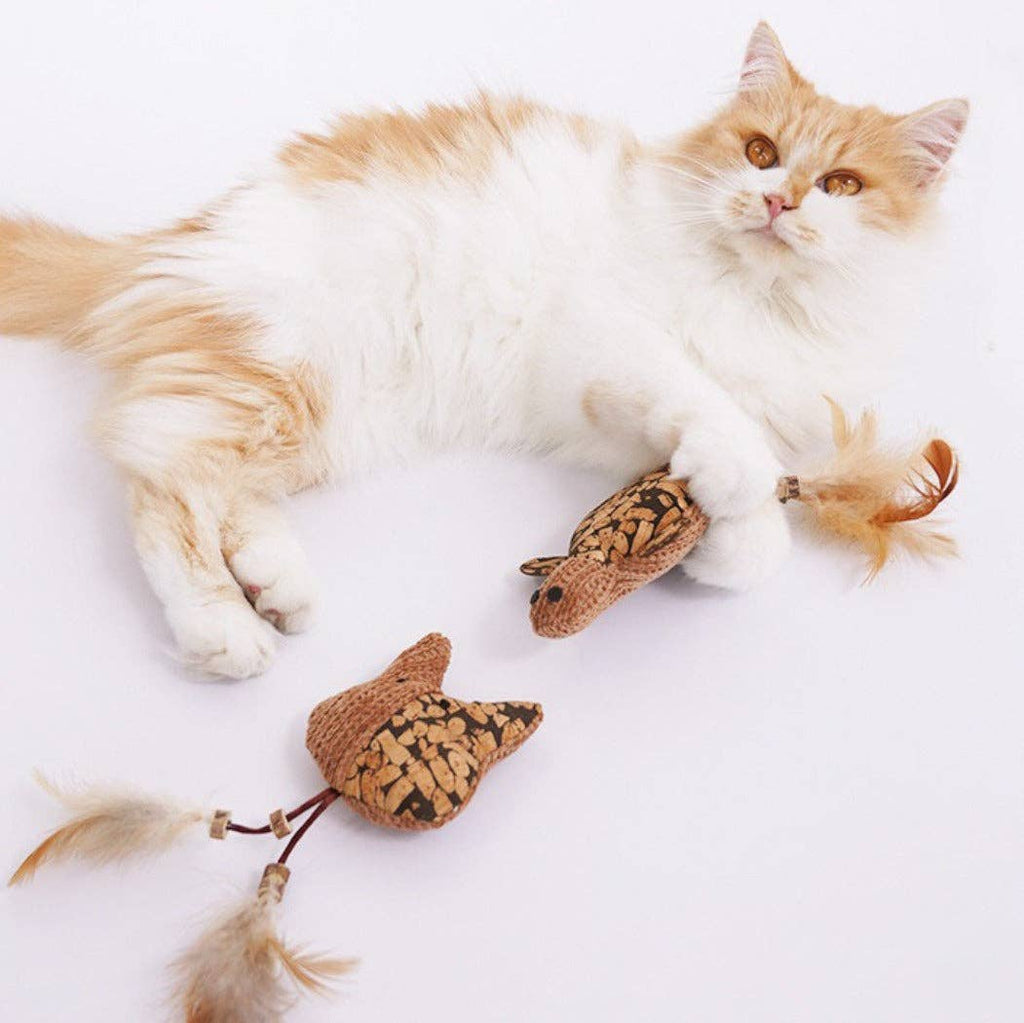 Moo – Feather Plush Cat Toy