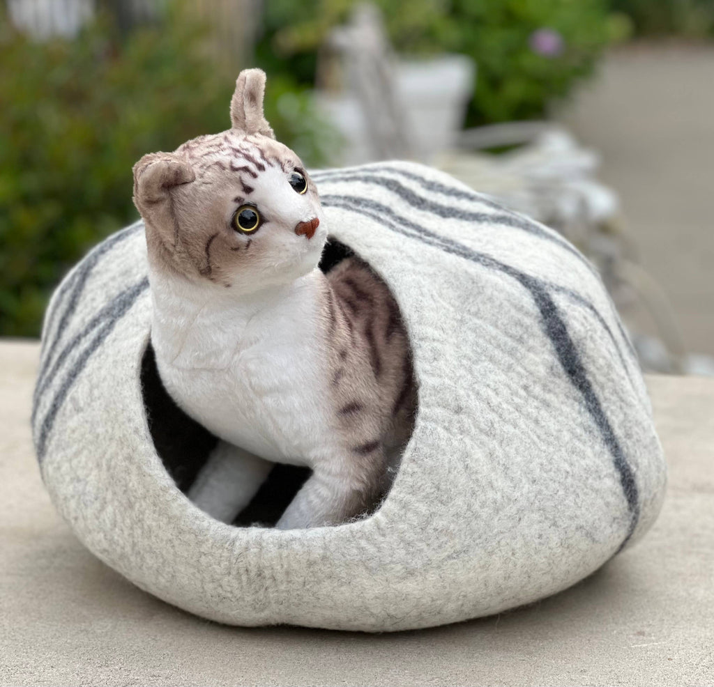 Hand Made Felt Wool Cat Cave / Cat Bed / Warm Cat House